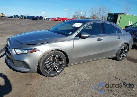 2019 Mercedes-Benz A 220 z USA, uszkodzony, nr VIN WDD3G4EB8KW019203